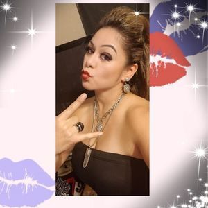 Meet your Posher, Edna